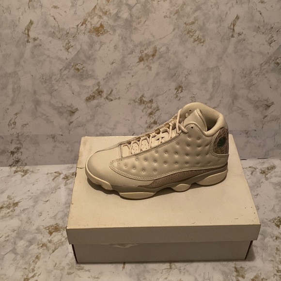 WMNS AIR JORDANS 13 retro - Picture 1 of 1